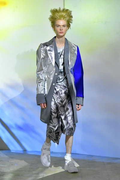 Look 14